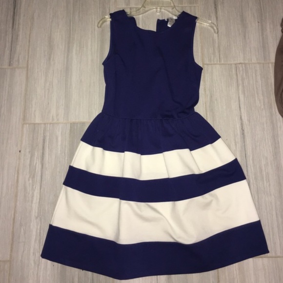 Blue and white dress - Picture 1 of 1